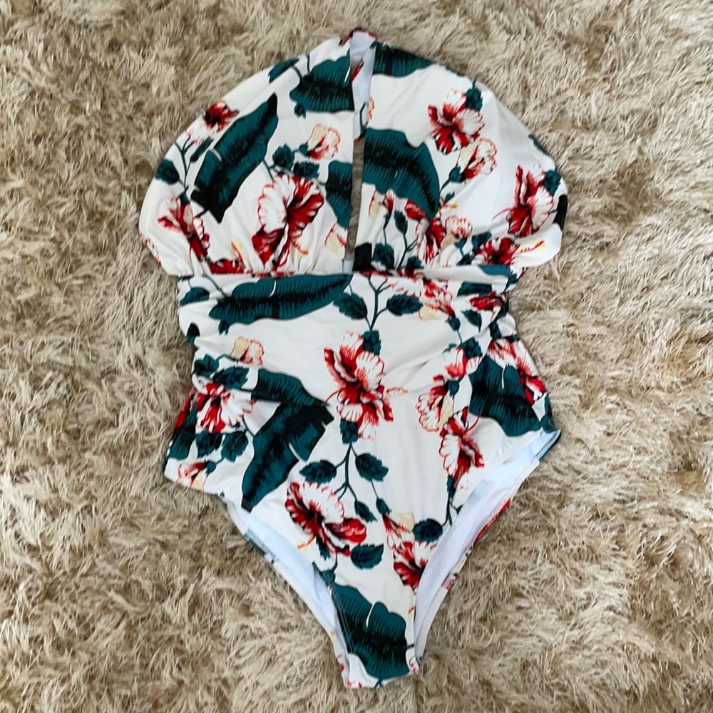 Shein bathing suit..size 3xl never worn no tags
